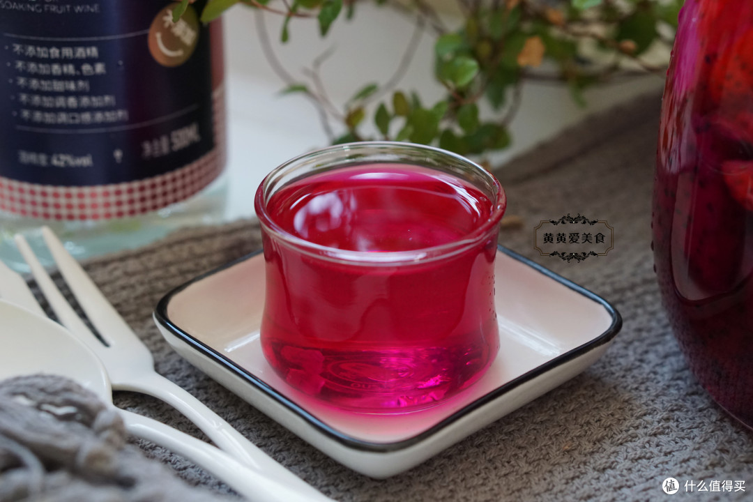 正月给家人自制果酒,颜色红亮口感好,顺应时节抗衰老