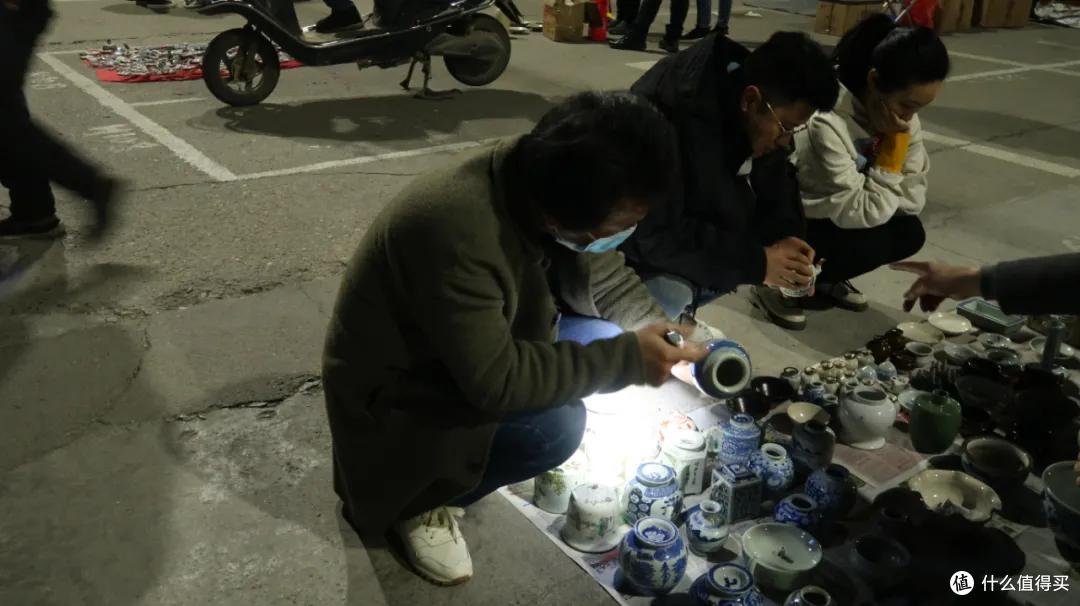 景德镇奇妙体验:凌晨五点趟鬼市,打着手电去寻宝!