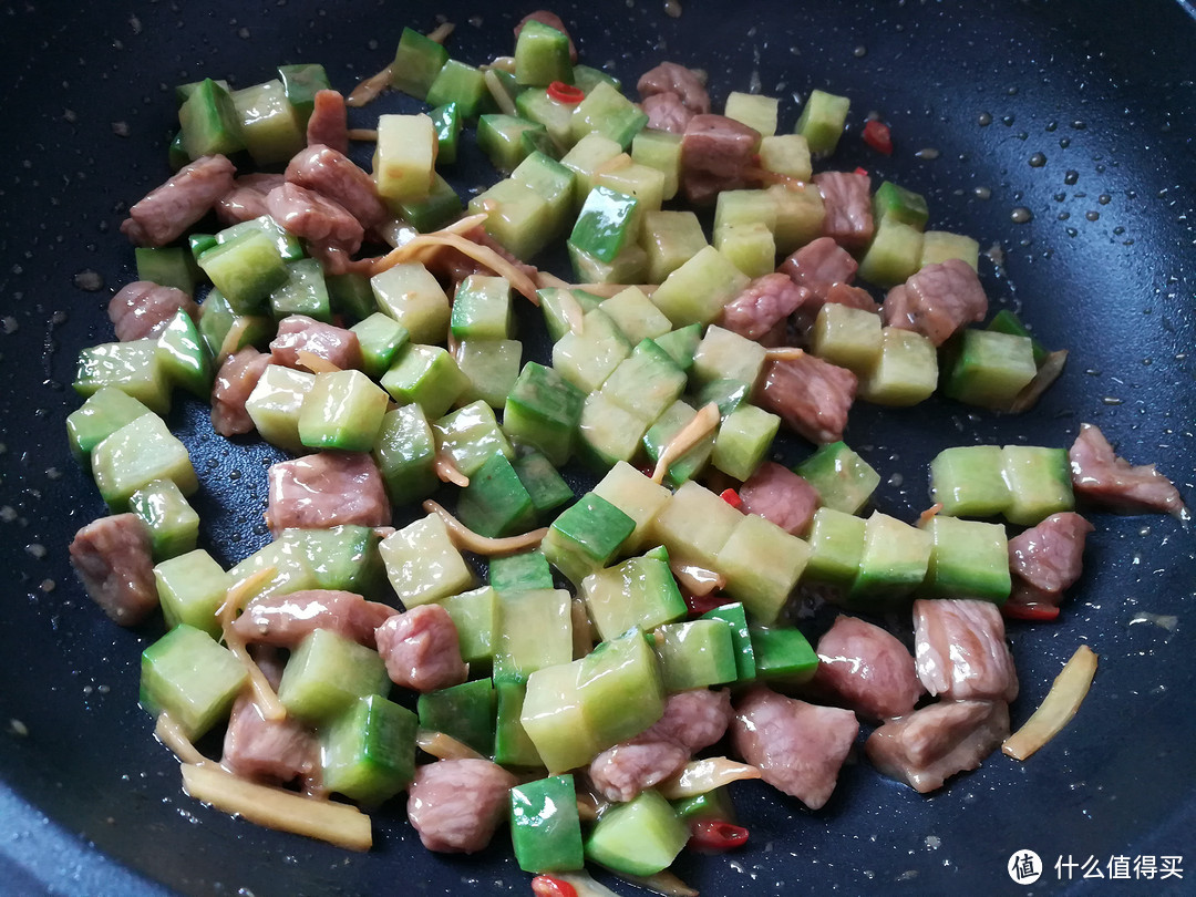 腌牛肉时，有人加淀粉，有人加蛋清，都不如加“它”滑嫩，家家都有，不懂真可惜