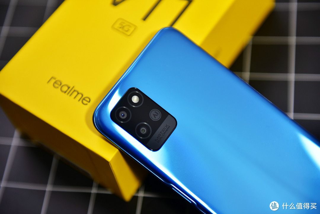 轻体验：千元5G再添一员！realme V11能否给你顺心尝鲜？