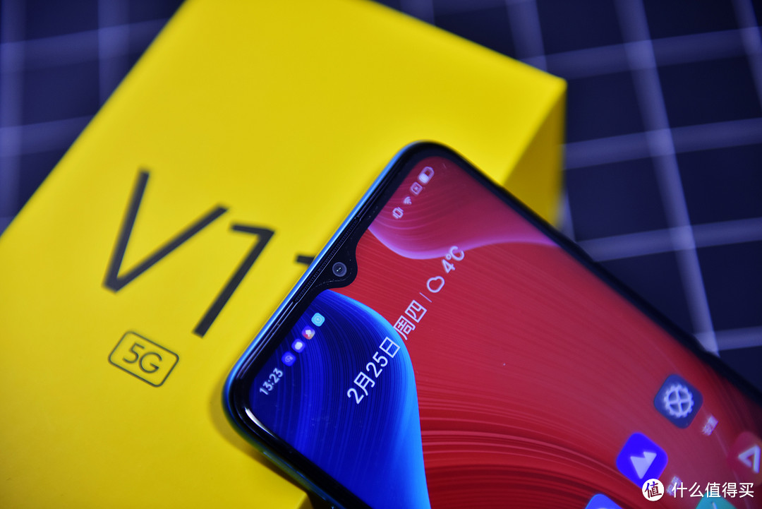 轻体验：千元5G再添一员！realme V11能否给你顺心尝鲜？