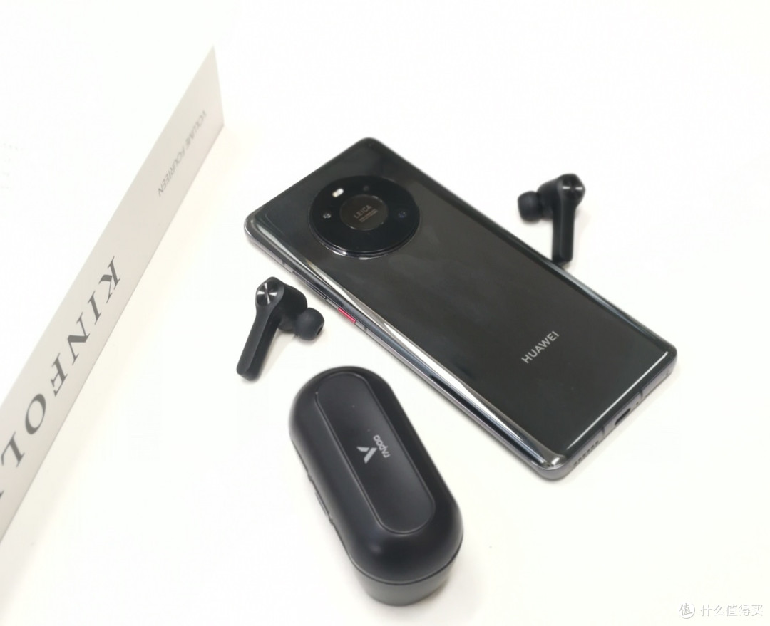 雷柏VM700蓝牙耳机:自带灯效,年轻人的出街颜值利器