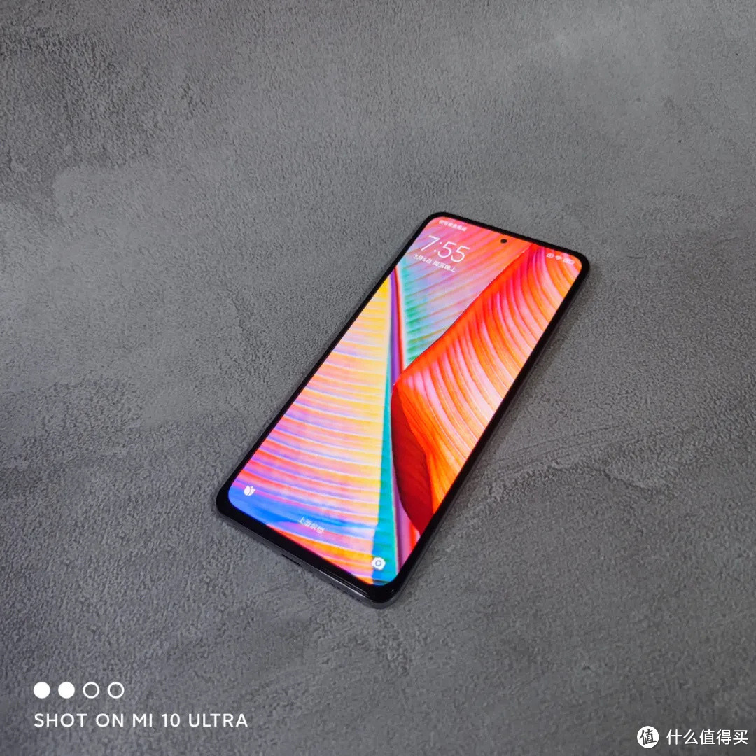 2499元战3年，Redmi K40开箱简测，性能测试VS小米10 Ultra。