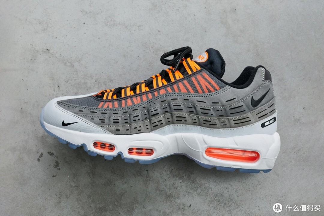 Kim Jones x NIKE Air Max 95发售日期新鲜出炉，还有联名服装同步推出。