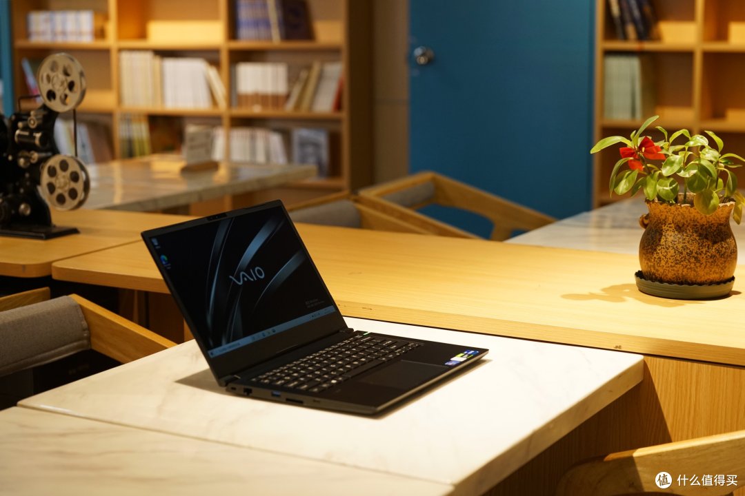 1.4kg净重，35万跑分—西装暴徒 VAIO FH14 侍14 Pro上手体验