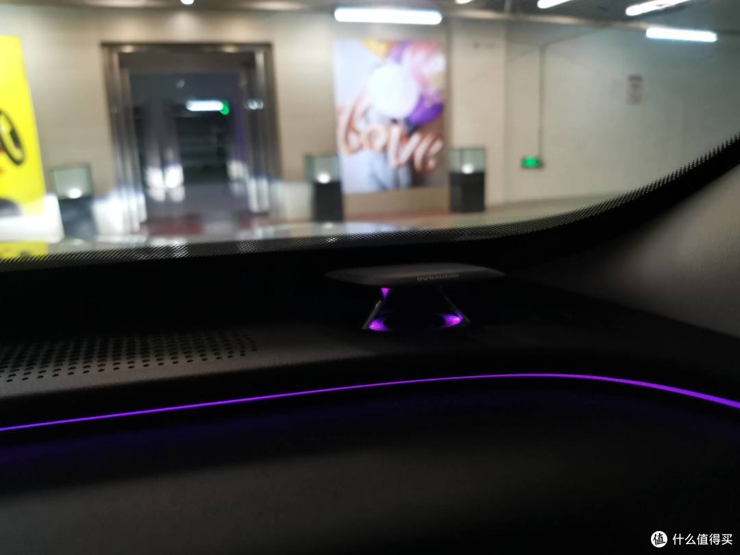 一块钱只能坐摇摇车?一块钱能拿去开跑车!