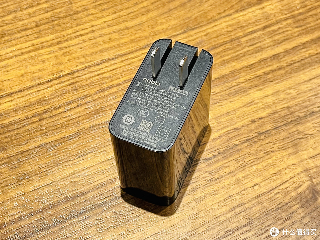 腾讯红魔游戏手机6详细评测:165Hz专业电竞屏加持下的极致游戏体验