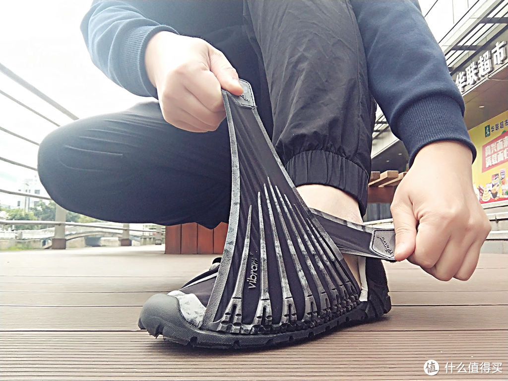 奇怪而又舒适：Vibram Furoshiki包裹鞋体验