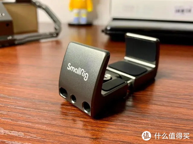 或许你的作品离热门只差一个“SmallRig”手机兔笼