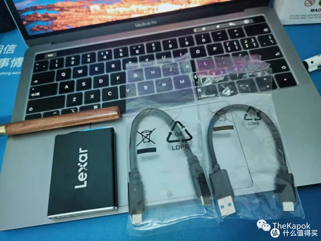 开箱一个精致小巧的移动SSD - 雷克沙SL100Pro