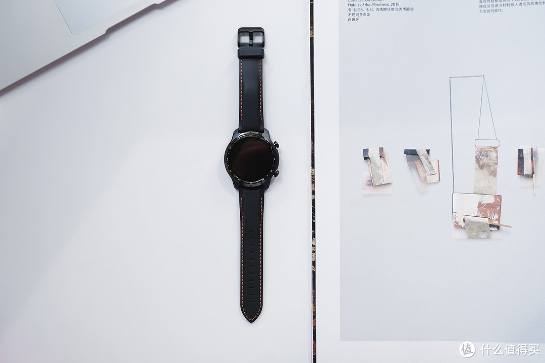 为了网红太空人表盘，入手比Apple Watch还香的智能运动手表 