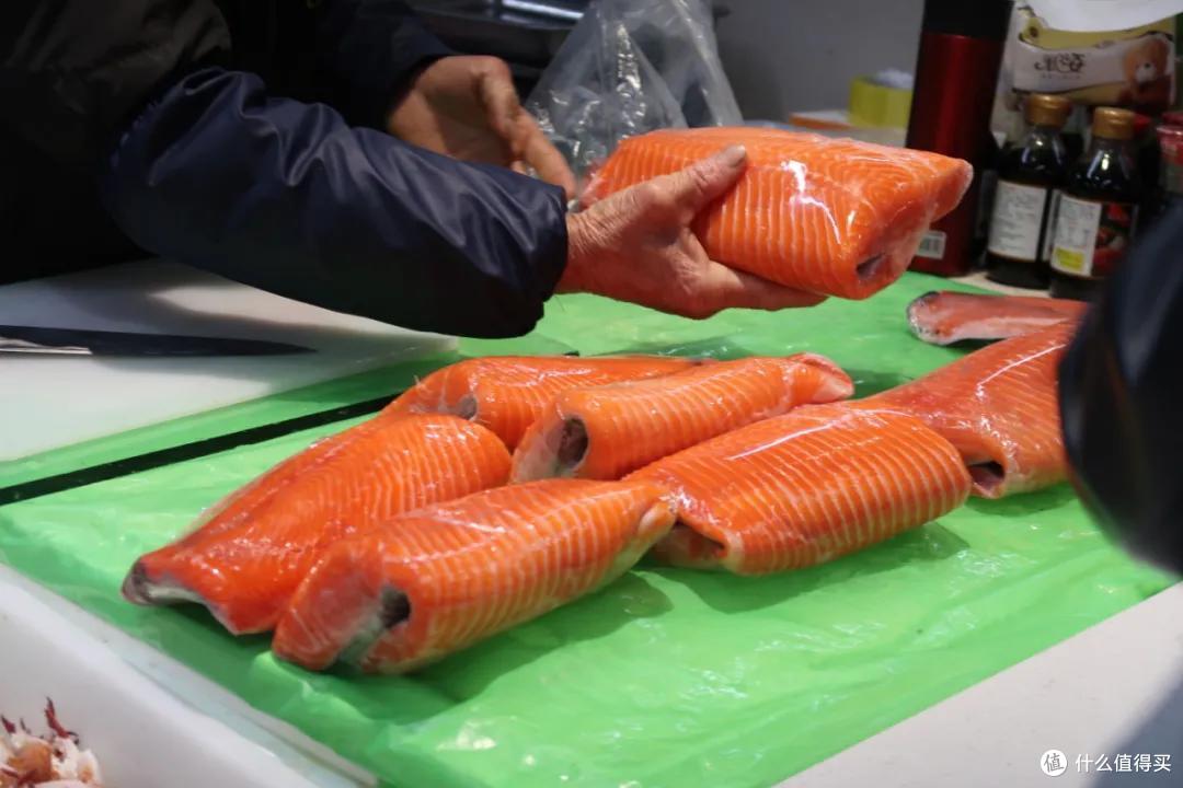 在这个足足2万平的奇妙海鲜“商场”,我找到了赚钱的动力