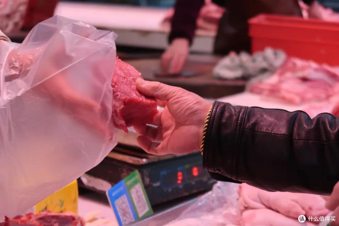 在这个足足2万平的奇妙海鲜“商场”,我找到了赚钱的动力