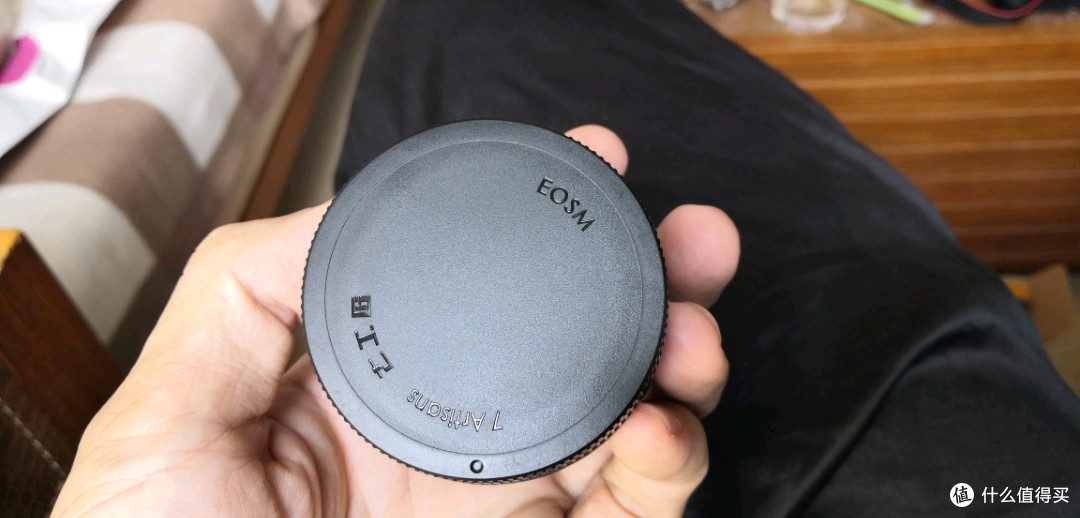 尾盖是塑料的,注明接口类型