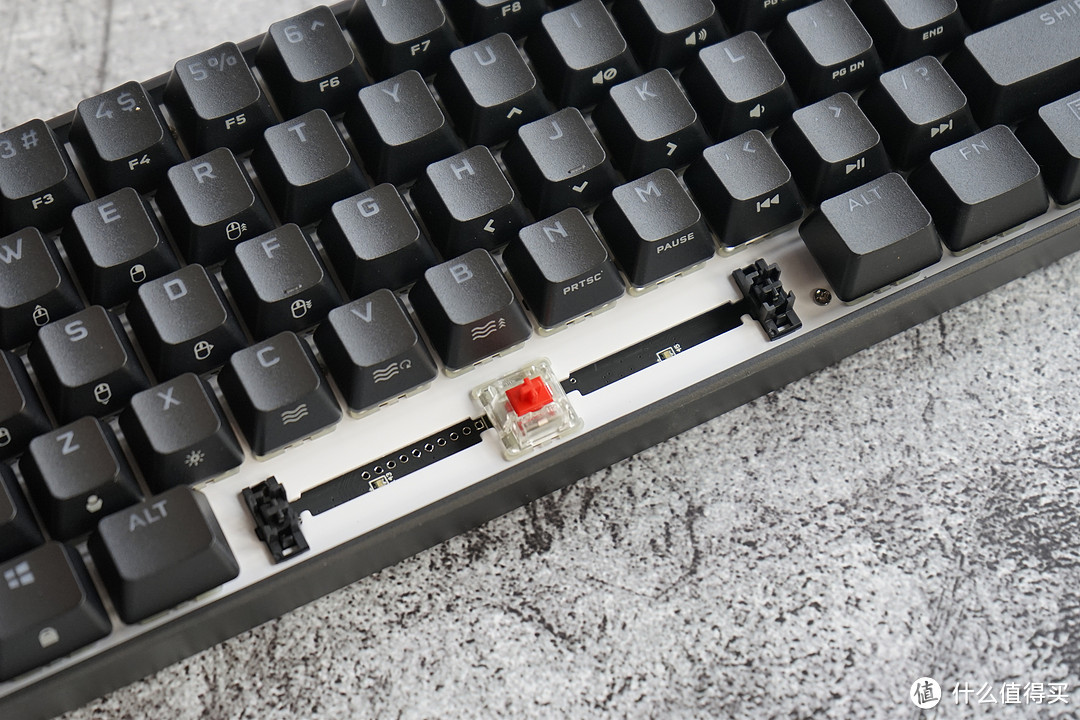 贼船的第一款60%小键盘到底表现如何—海盗船K65 RGB MINI机械键盘测评体验