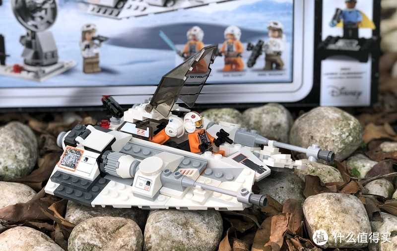 乐高X《星际大战》20 周年纪念复刻版盒组之「LEGO 75259 雪地战机」