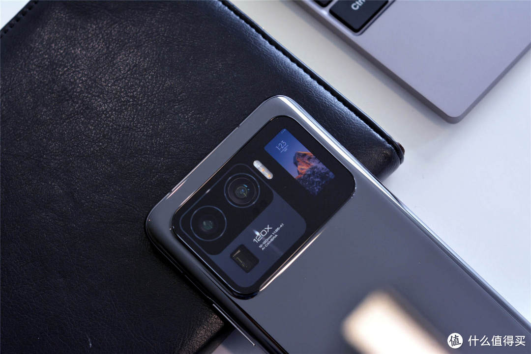 小米11 Ultra简评：四项黑科技全球首发，自封安卓之光