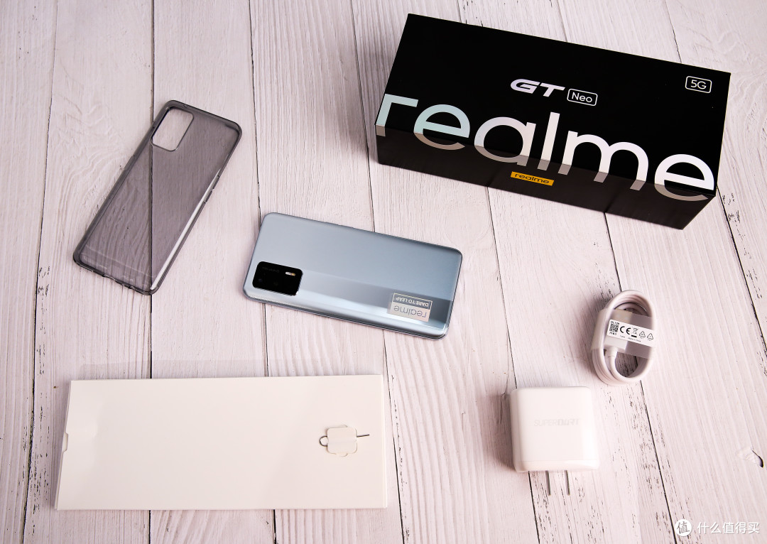 realme真我GT Neo首发开箱：旗舰射门员机型稳了？