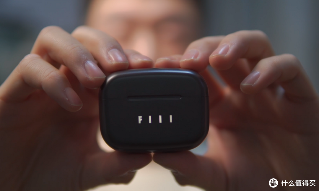 FIIL CC Pro降噪耳机：科技呼吸灯、ANC主动降噪，漂亮！