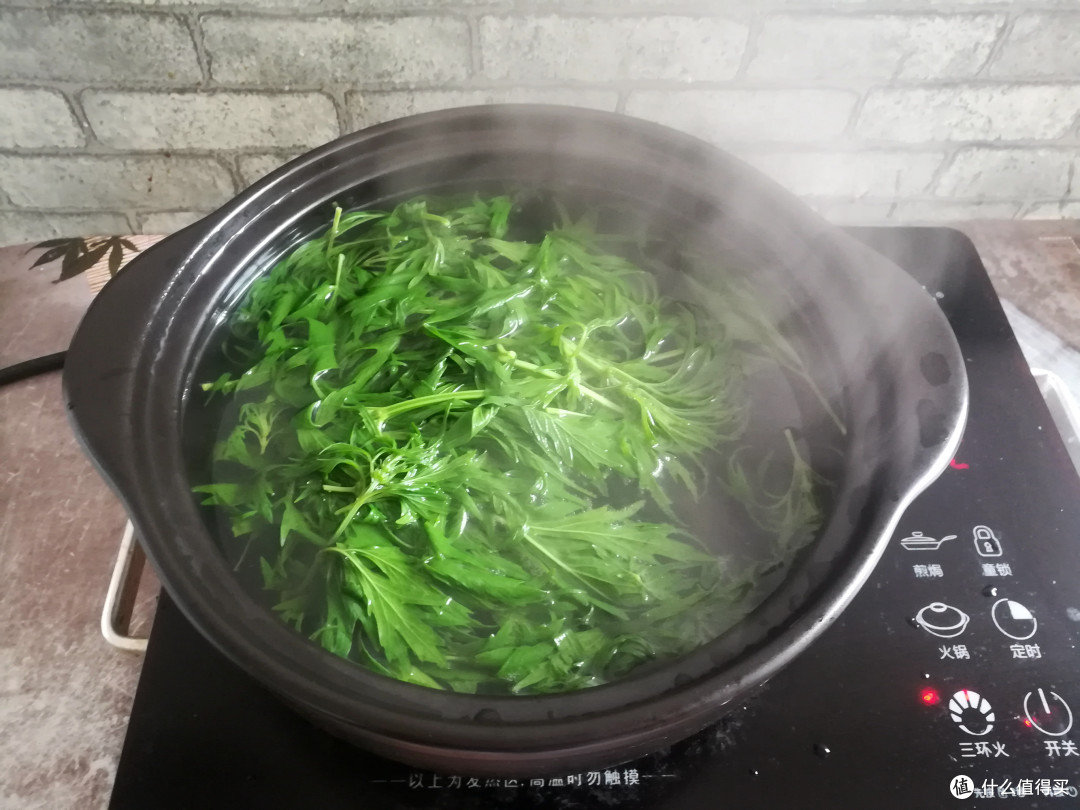 清明前“女人草”正鲜嫩,看到多摘点,比艾叶更营养,女性可多吃