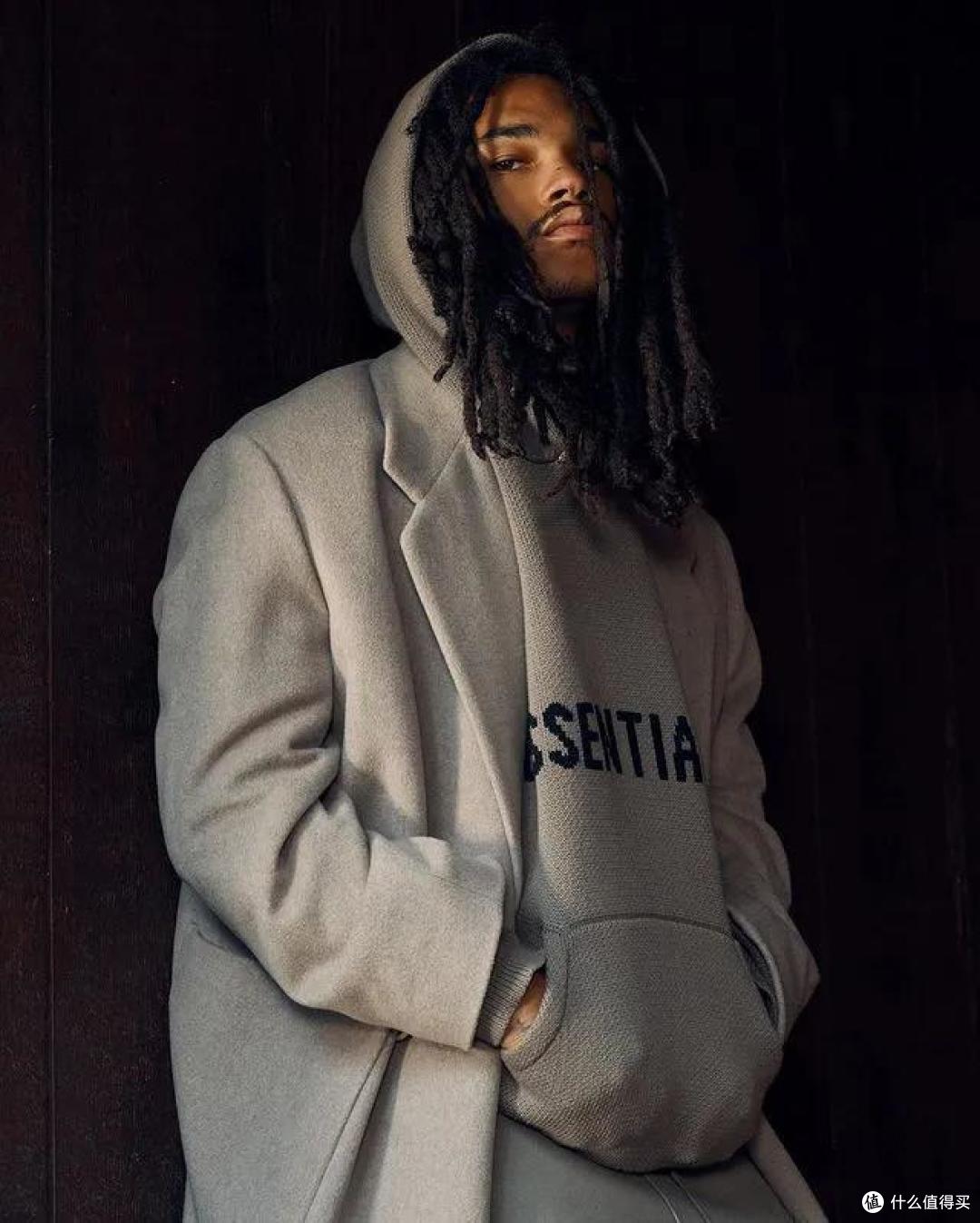 Luka Sabbat 为 Essentials 拍摄型录