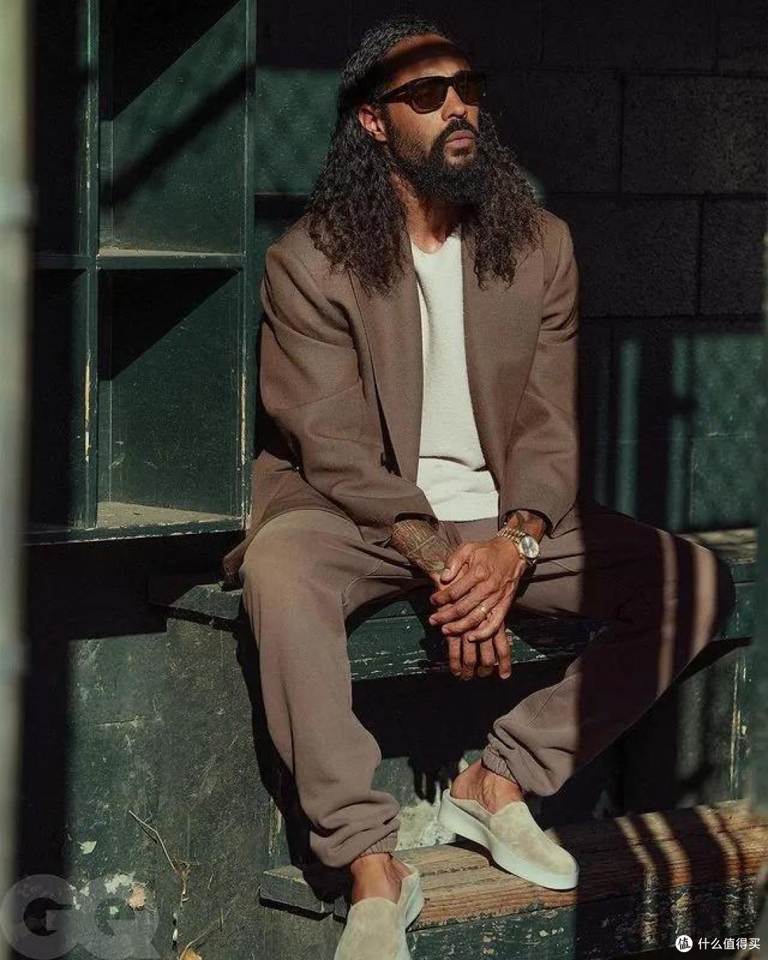 via GQ