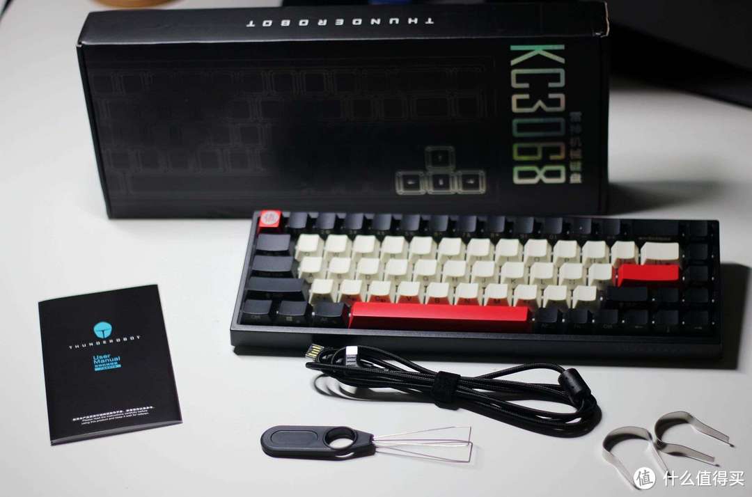 小巧灵动，三模RGB全都有 - 雷神KC3068R 68键机械键盘