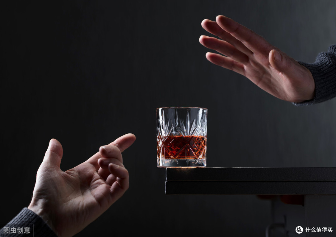 酒精与健身:如何在保证喝酒的同时不影响健身效果?