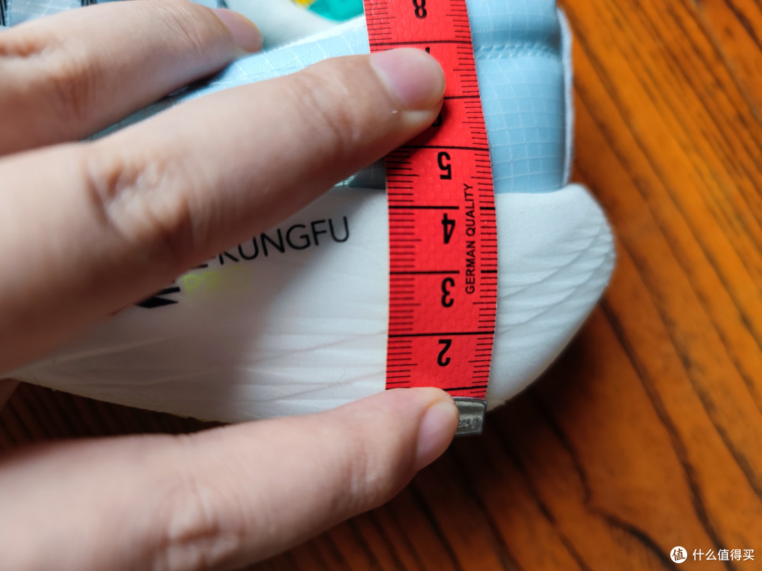 乔丹「巭」碳板跑鞋，让我体验到了国产跑鞋的崛起