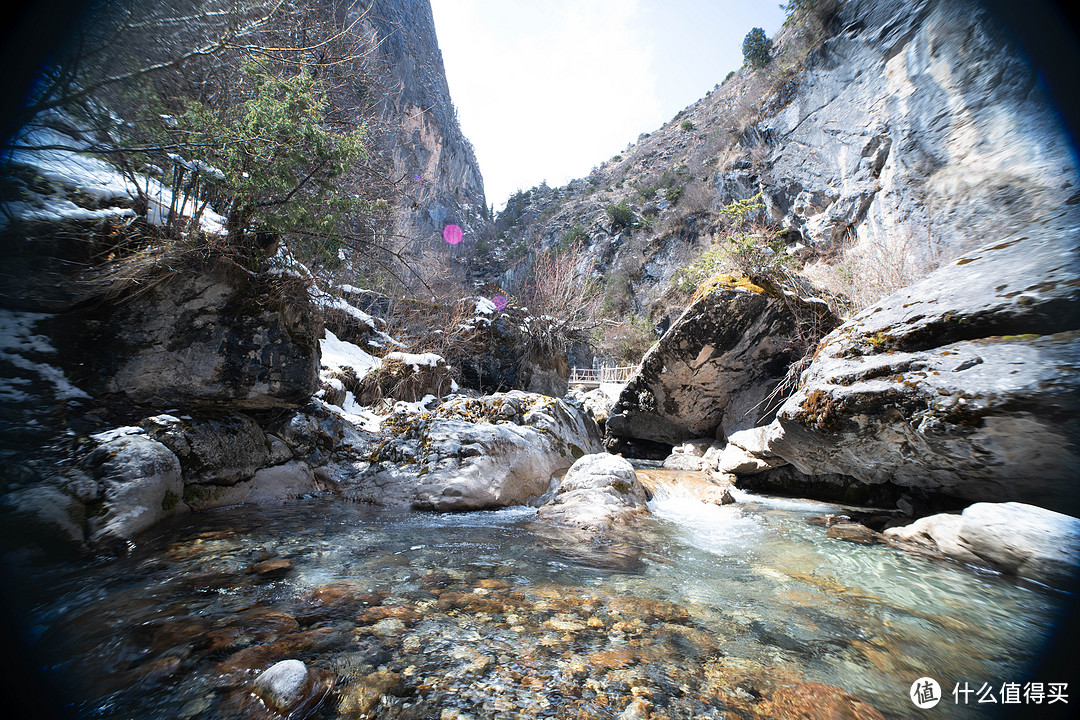 七工匠12mm F2.8值得买吗?对比3倍价格的腾龙20mm F2.8镜头