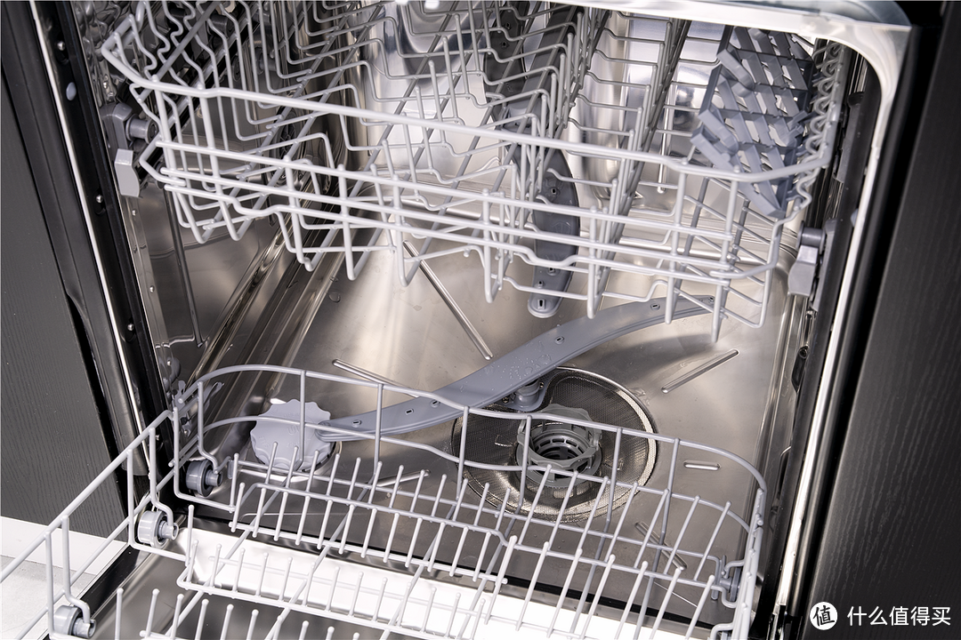 安装洗碗机，你选择砸地硬刚，还是完美嵌入？