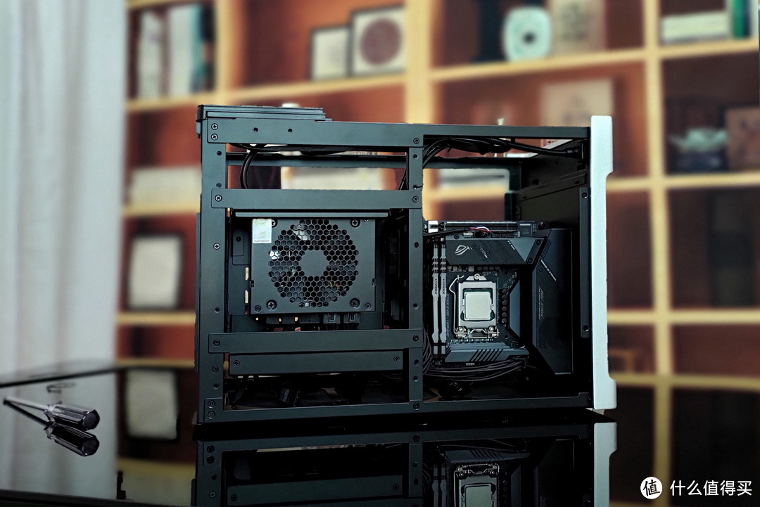 怪兽级小机箱，能塞入360水冷的ITX黑苹果工作站装机分享