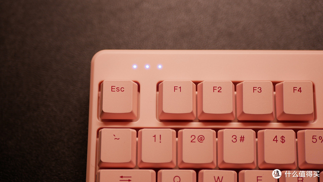 众测前最想要的就是粉色,因为媳妇之前的机械键盘键盘用了挺久想给她