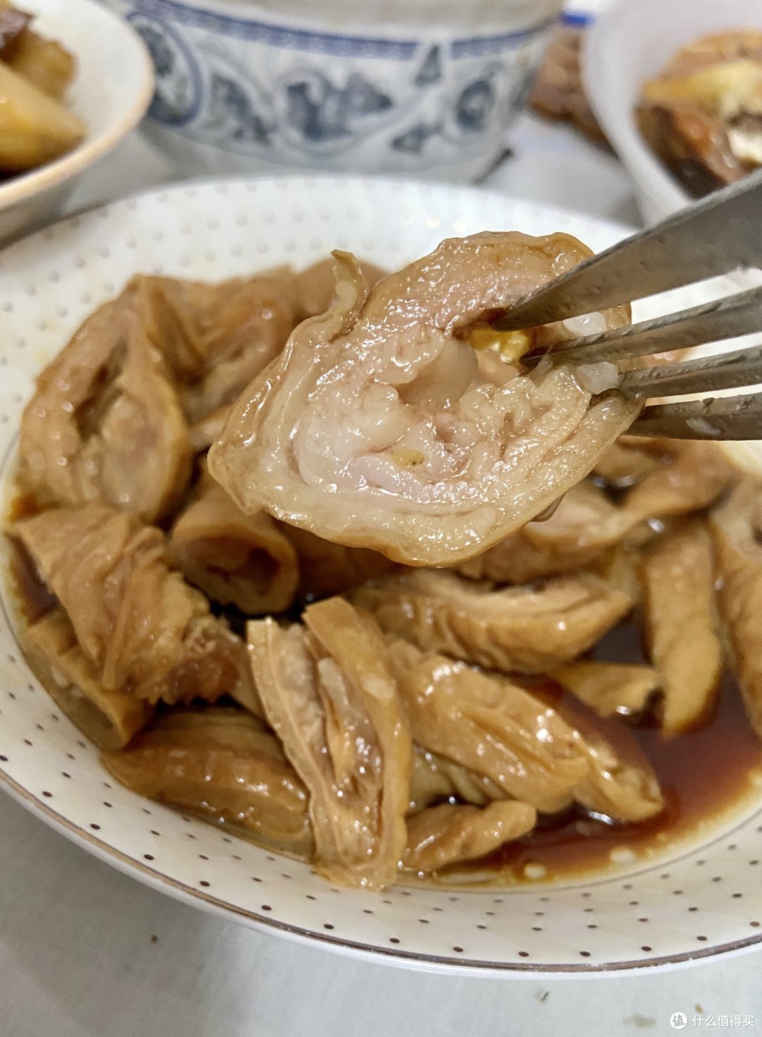 扬州本地最有牌面的卤菜店,一道卤肥肠,吃完口齿留香,但我欣赏不来...