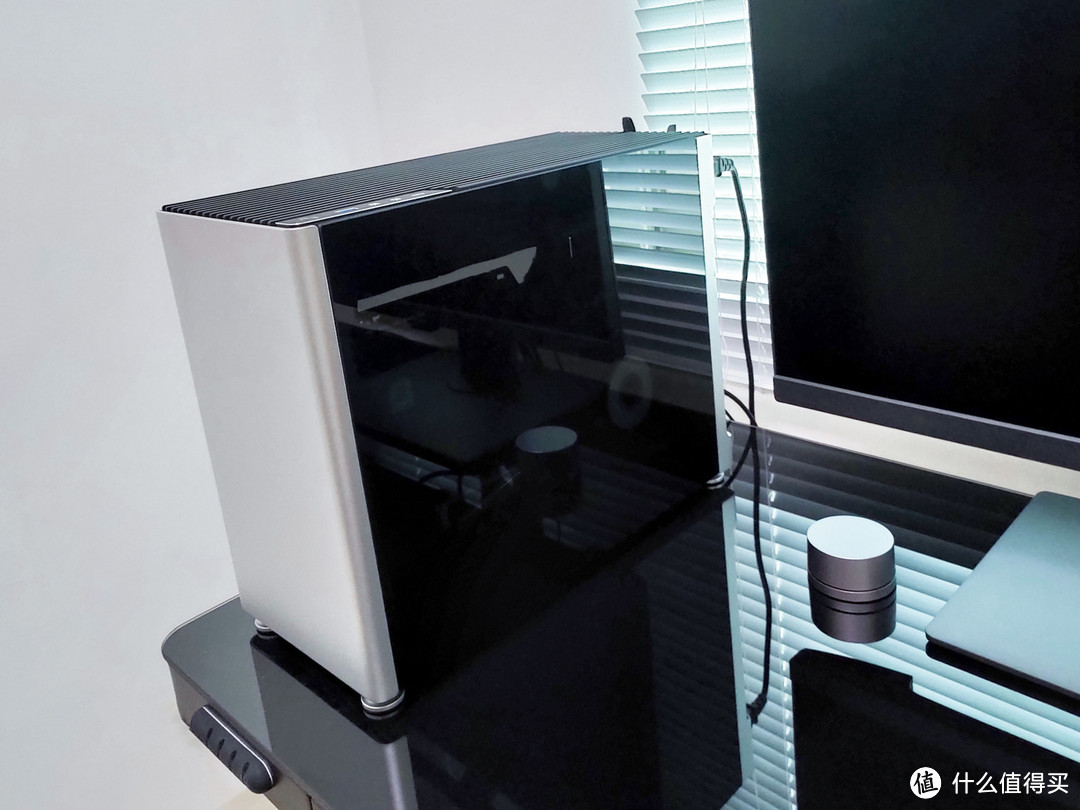 怪兽级小机箱，能塞入360水冷的ITX黑苹果工作站装机分享