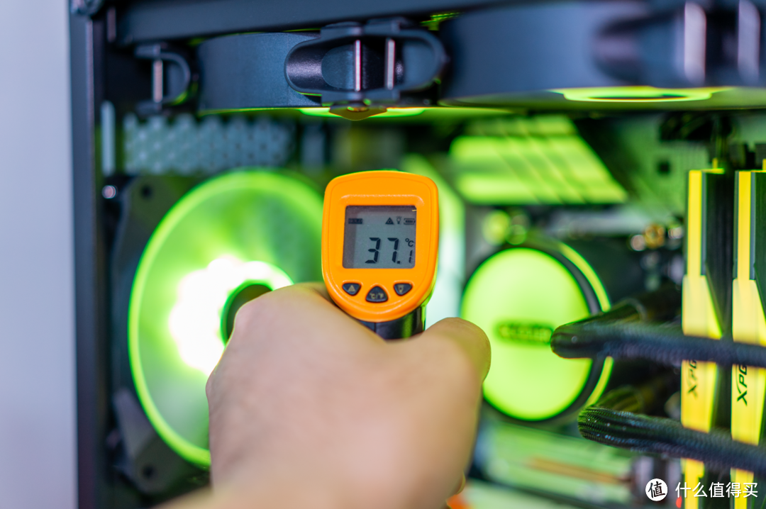 5G频率的i5-11600KF单烤FPU仅70℃!这款360水冷立功了