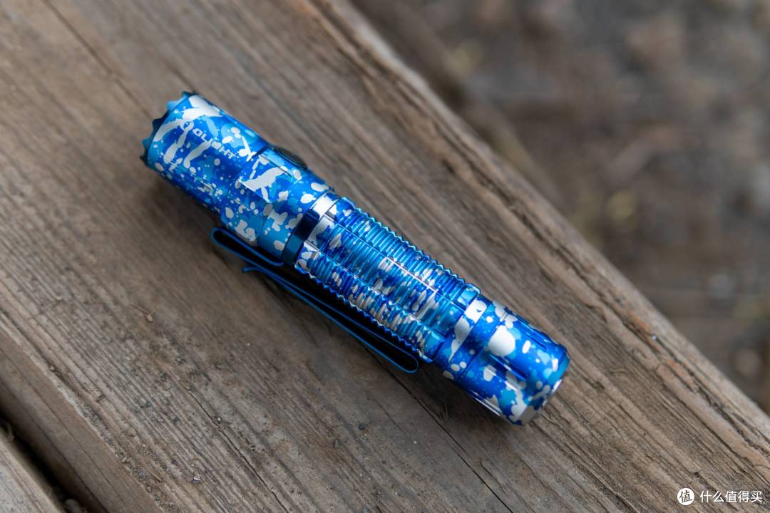 这么好看的战术手电，Olight M2R PRO海军蓝如何？