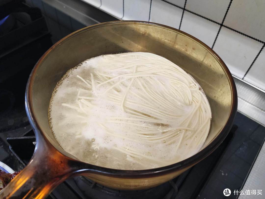 每年春季都要吃这野菜，尽管比肉贵也要吃，自带香味还能健脾开胃