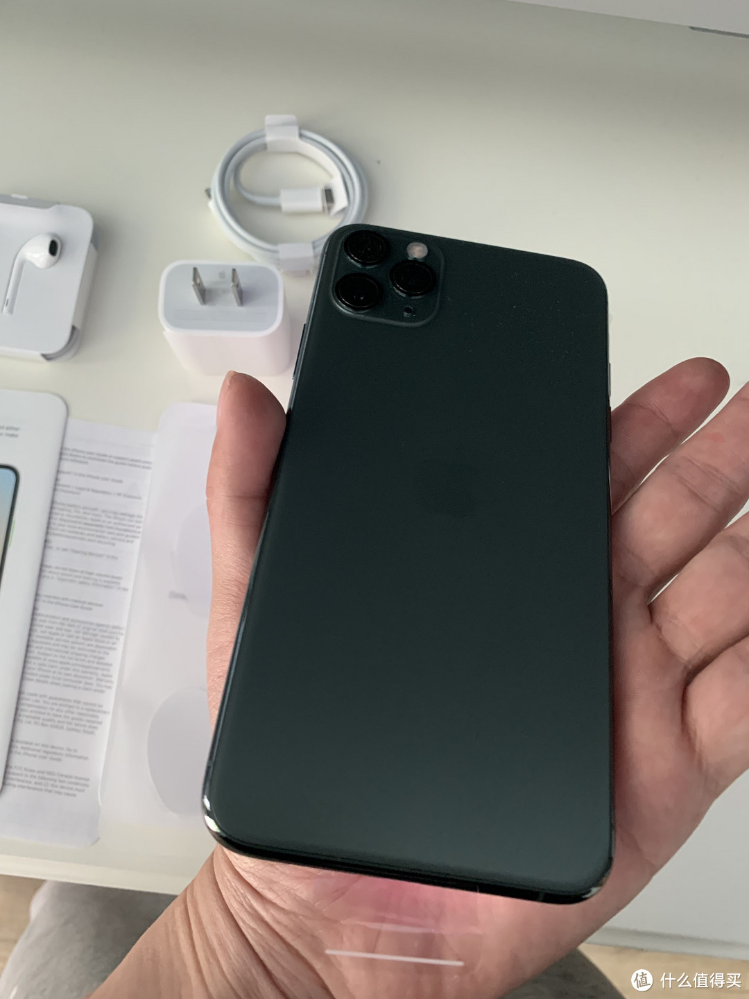 ebay 淘iPhone11 pro max 暗夜绿 $558,顺丰转运99，税183