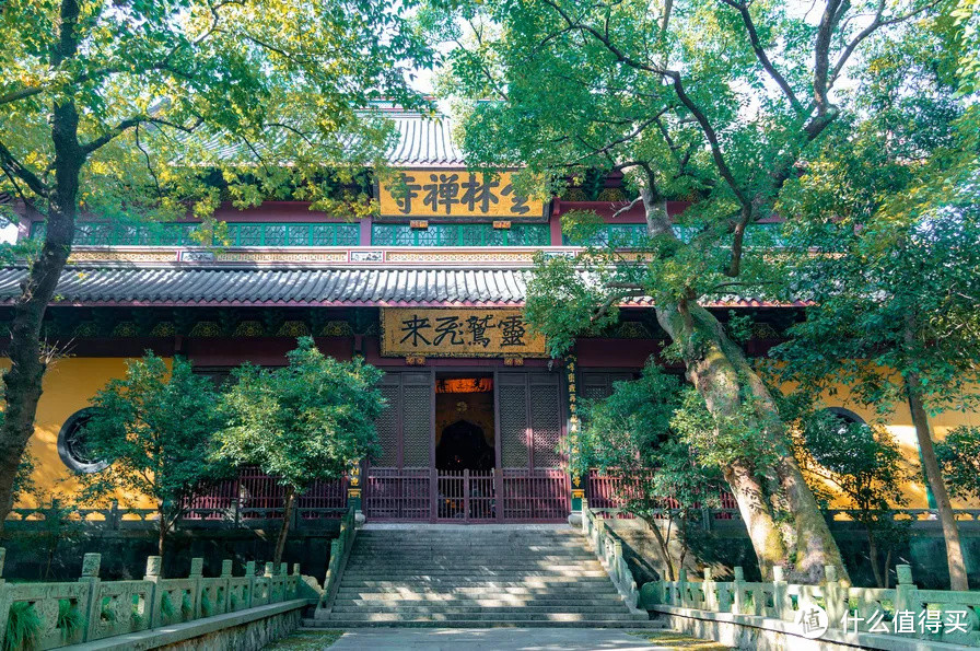 杭州终极拜佛攻略|走这条路,一天解锁灵隐法喜7大宝藏寺庙!