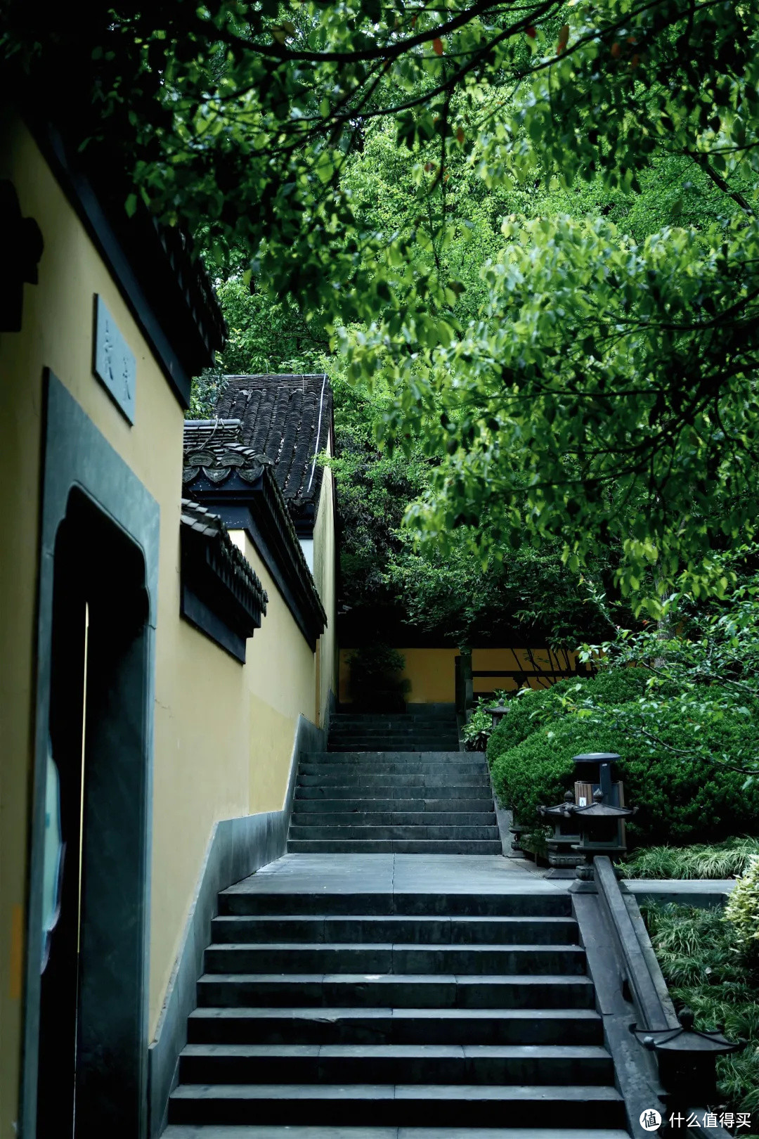 杭州终极拜佛攻略|走这条路,一天解锁灵隐法喜7大宝藏寺庙!