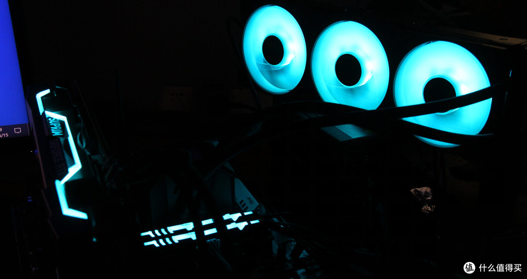 开机进系统后通过gpu-z可以直接看到此时resizablebar功能是关闭的!