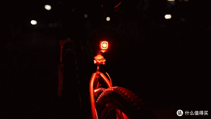 夜骑要提高安全性更要酷炫-迈极炫SEEMEE 200