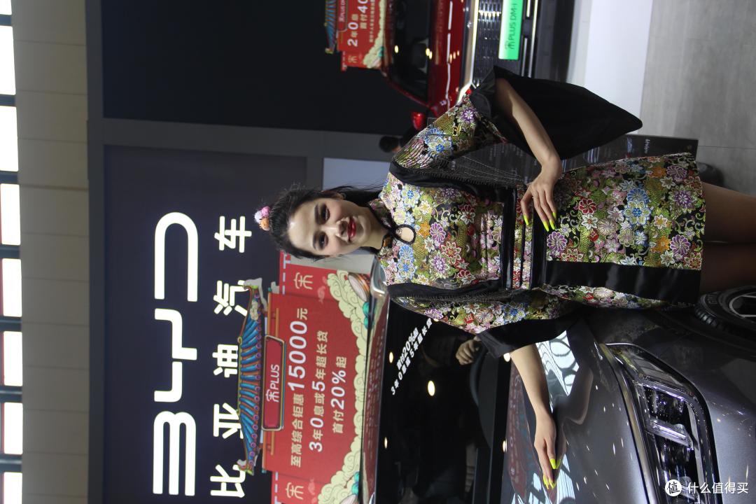 闲逛2021郑州大河国际车展车模篇