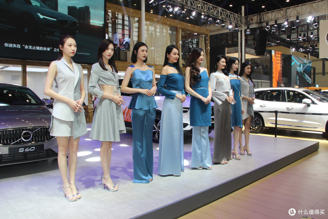 闲逛2021郑州大河国际车展——车模篇