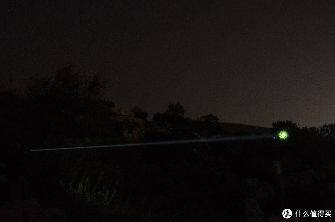 无尽的夜空、笔直的光:JETBeam激光手电M1X
