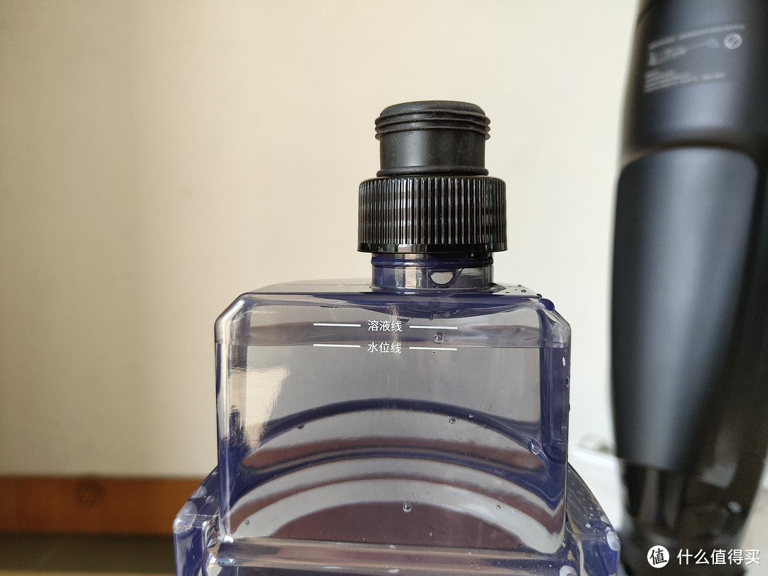 湿垃圾、黏腻污渍用吸尘器和电拖把搞不定?试试这款MOVA无线自清洁洗地机 Rolla5!