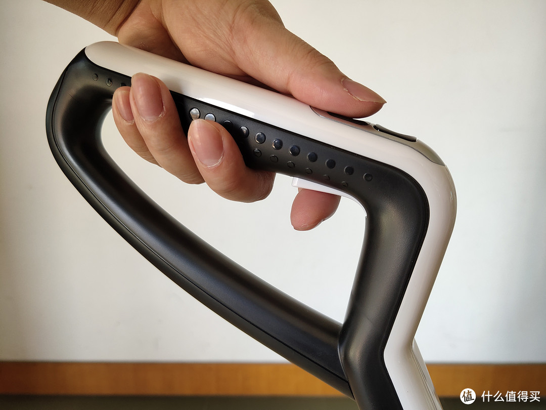 湿垃圾、黏腻污渍用吸尘器和电拖把搞不定?试试这款MOVA无线自清洁洗地机 Rolla5!