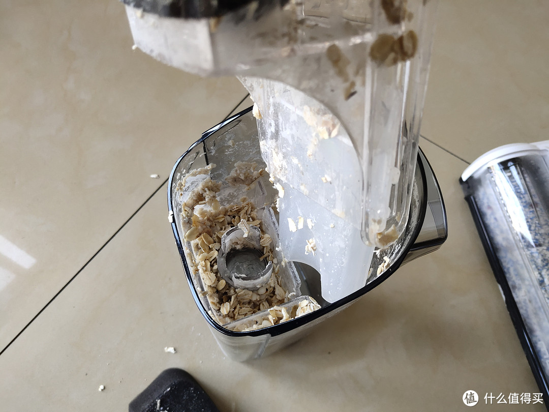 湿垃圾、黏腻污渍用吸尘器和电拖把搞不定?试试这款MOVA无线自清洁洗地机 Rolla5!
