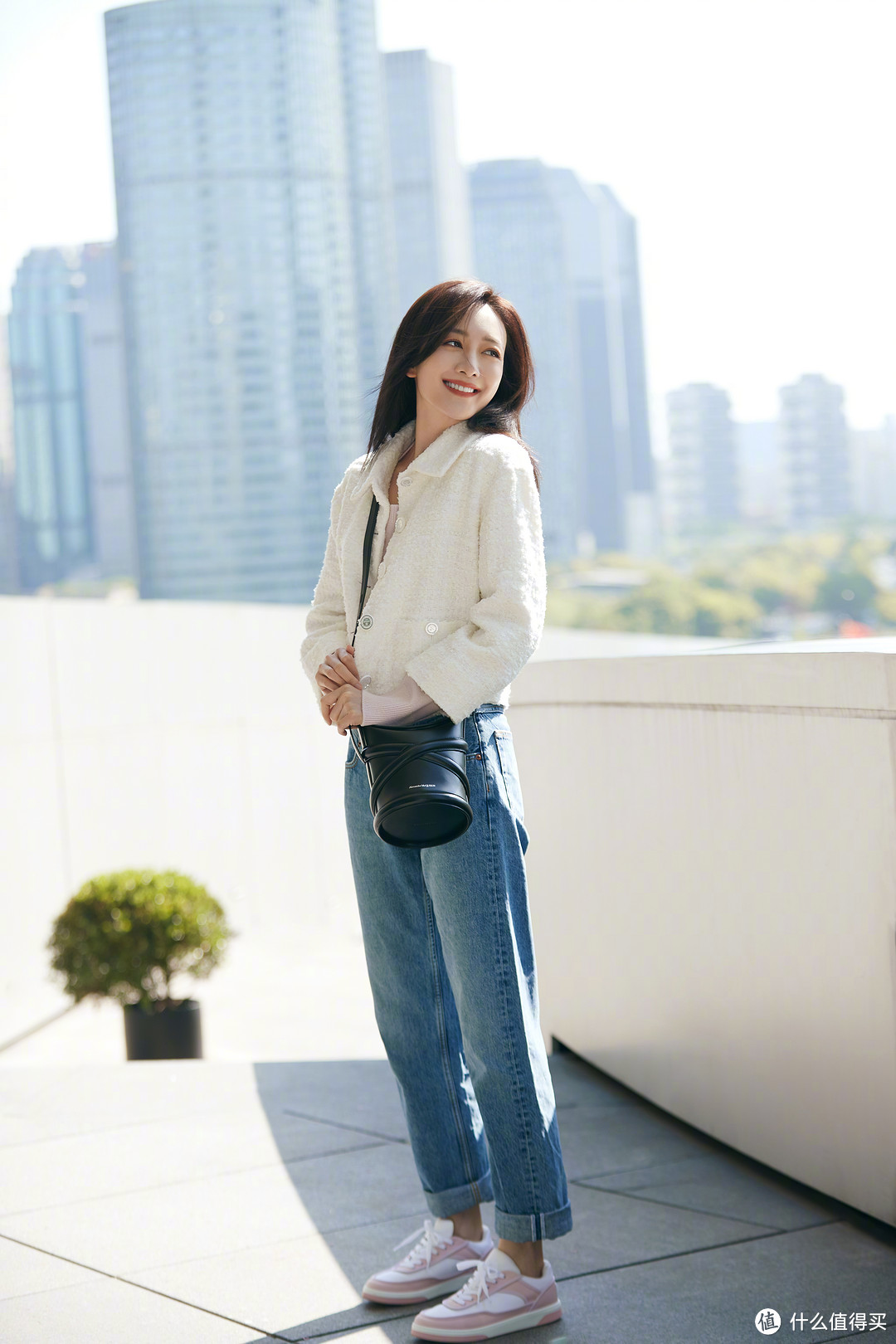 新包上架|McQueen Curve水桶包,三吉彩花、沈梦辰已经安排上了